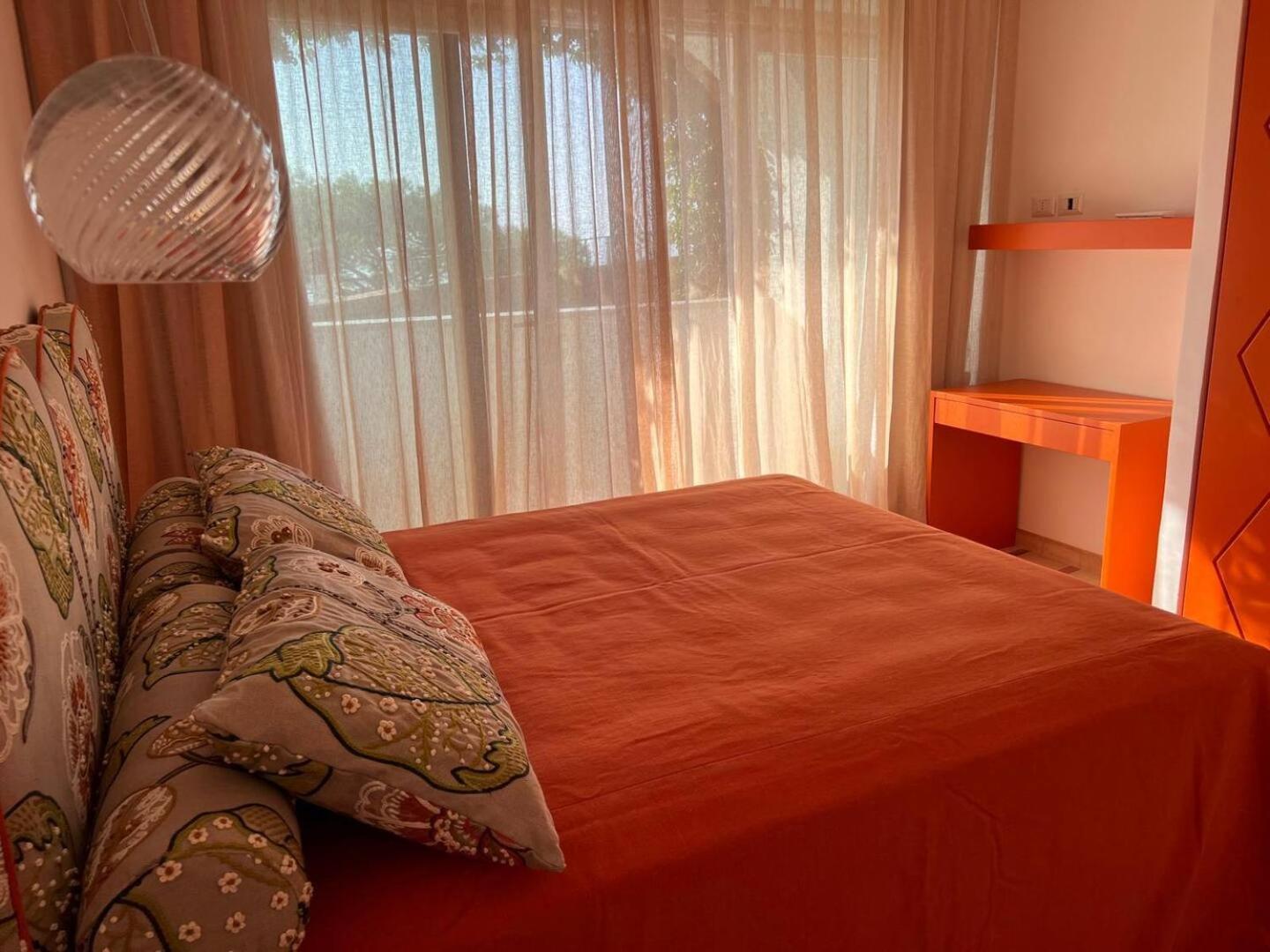 Luna Rosa, Apartment